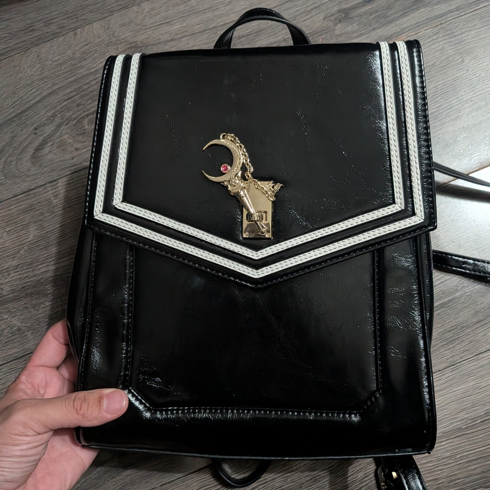 Samantha Vega X Sailor MoonBlack Faux Leather Crossbody with Sailor Print Lining